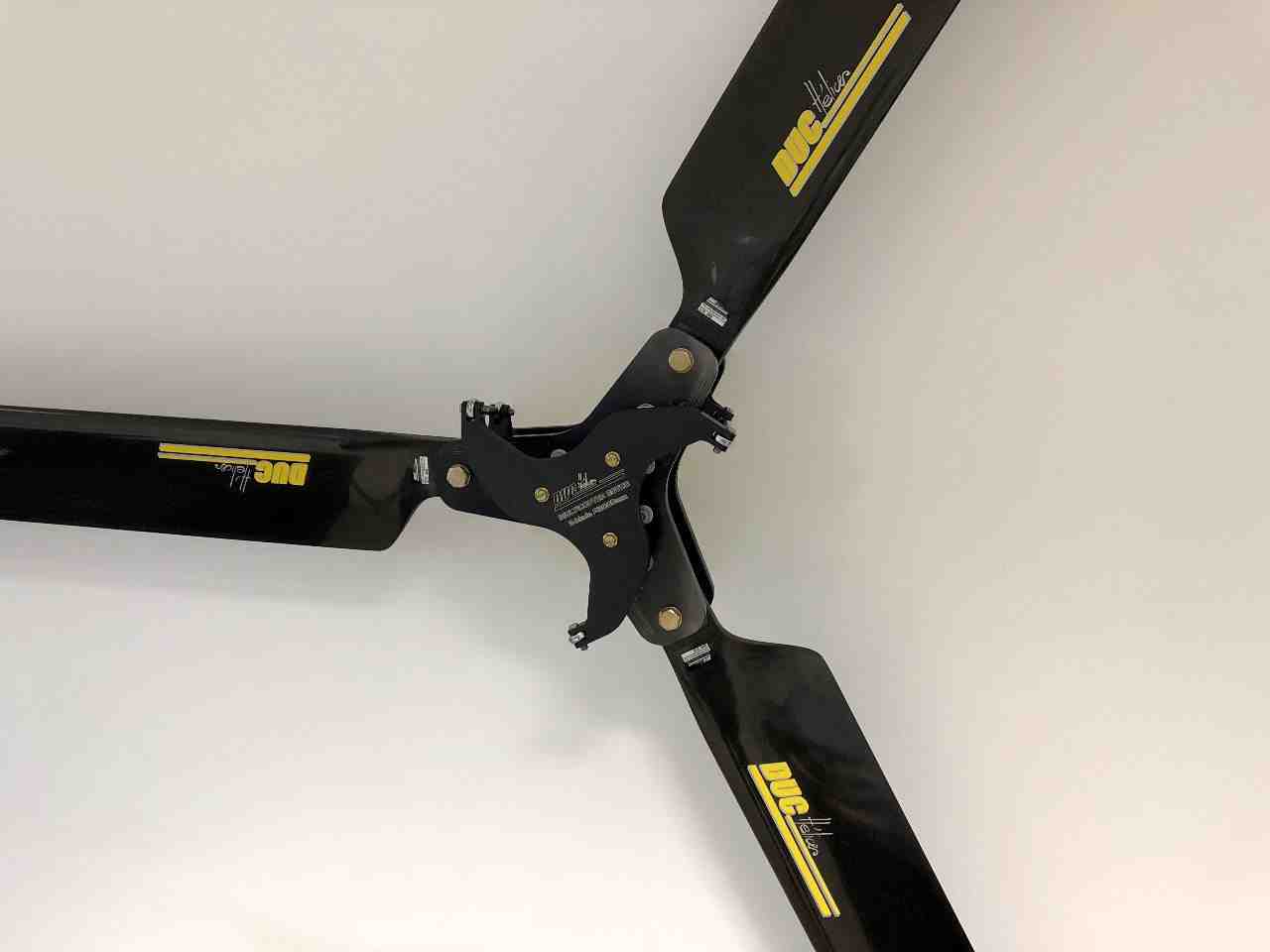 Duc Hélices produit désormais des rotors et pales de rotors pour hélicoptères et multicoptères.