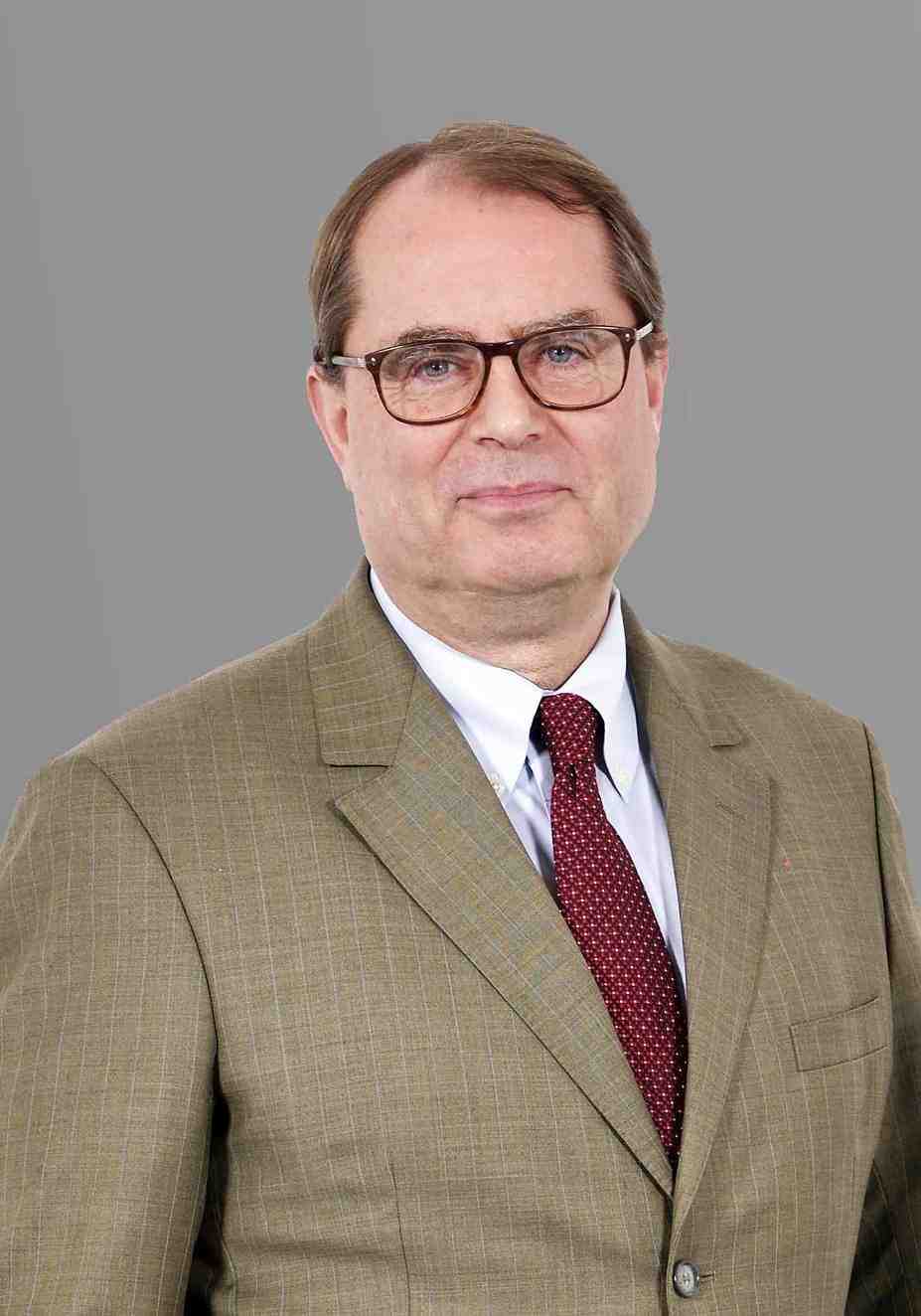 Antoine Bouvier rejoint Airbus laissant la présidence de MBDA à Eric Béranger.