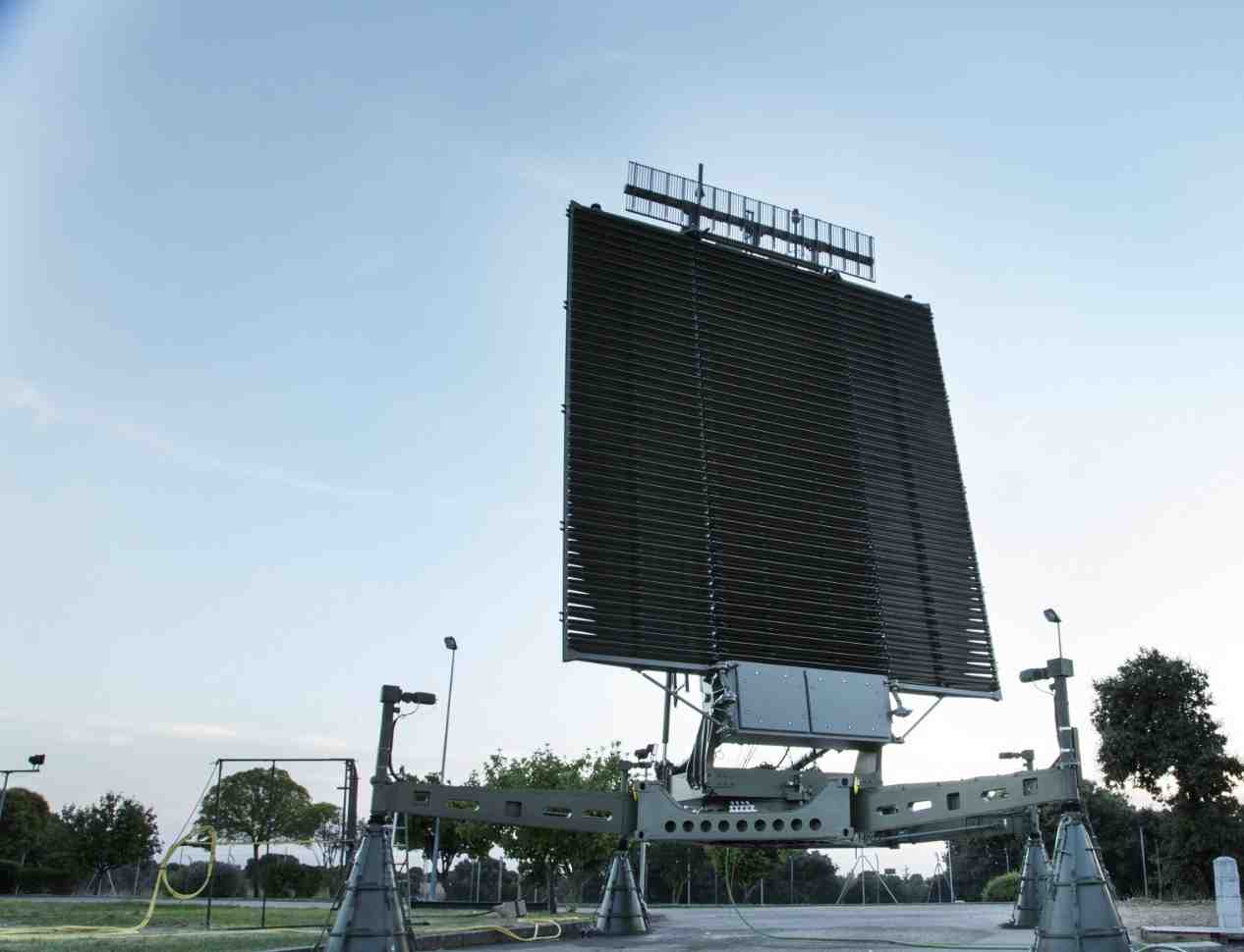Indra a remporté un contrat au Royaume-Uni avec son radar longue portée LTR25.