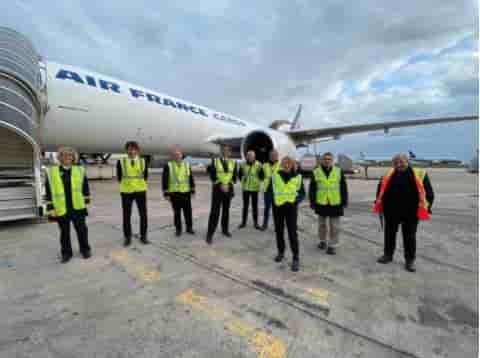 Premier Boeing 777 Cargo de fret médical venu de Shanghai