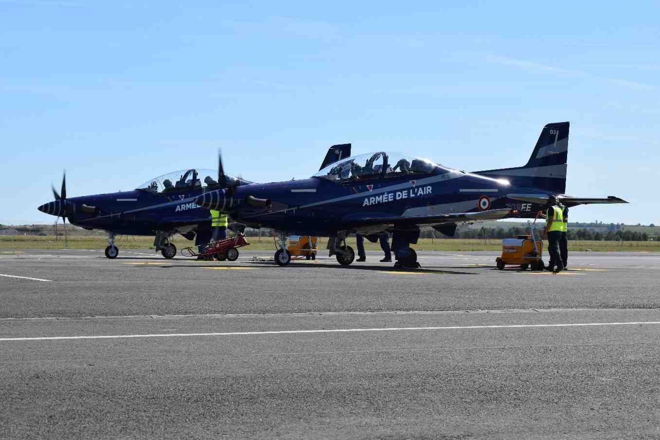 Les instructeurs de l'armée de l'Air se familiarisent avec le PC-21