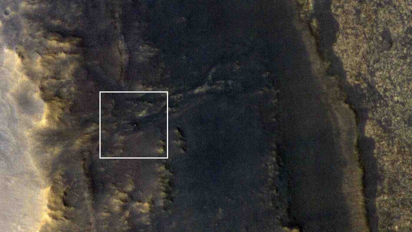 La zone où s'est immobilisé le rover MER B cet été, photographiée par la sonde MRO
