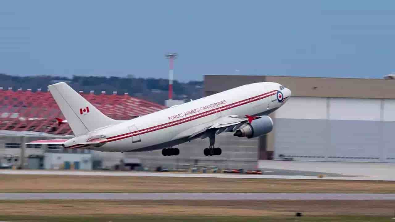 Avion de transport CC-150 Polaris canadien au décollage.