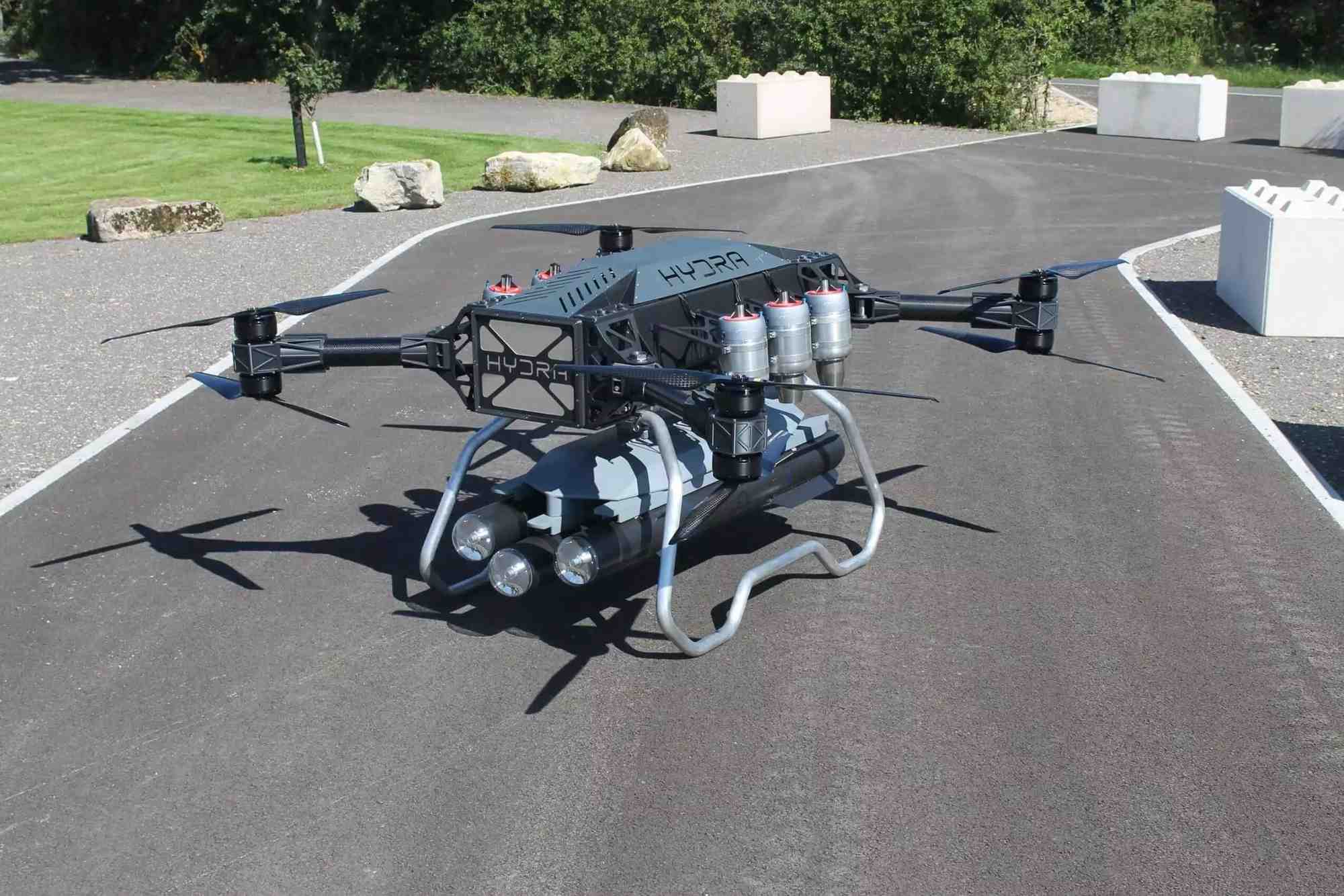 Prototype de drone Hydra 400 anglais équipé de missiles antichars Brimstone.