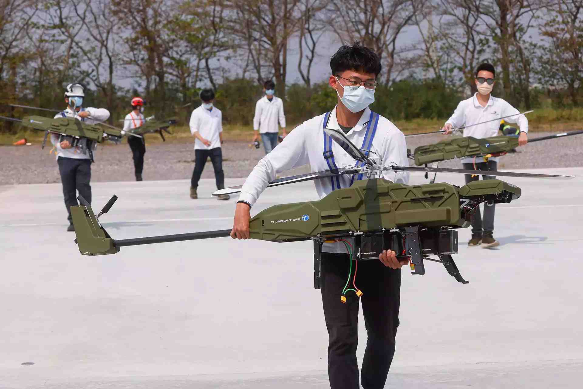Thunder Tiger a développé pour l'armée taïwanaise des drones à voilure tournante, capable de rester en vol pendant 6 heures et d'opérer dans un rayon d'action de 400 km.