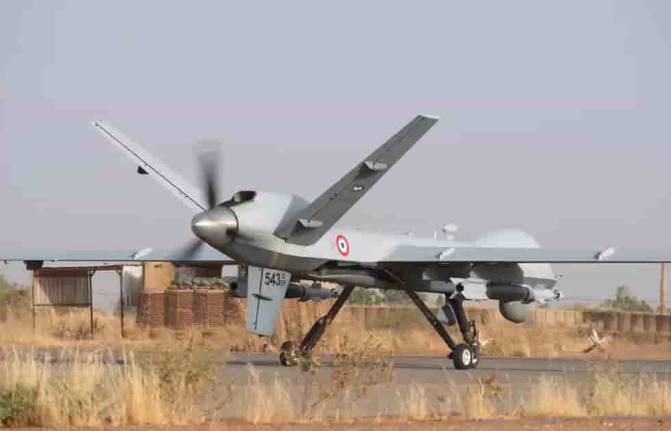 Drone MQ-9 Reaper français équipé de bombes GBU-12.