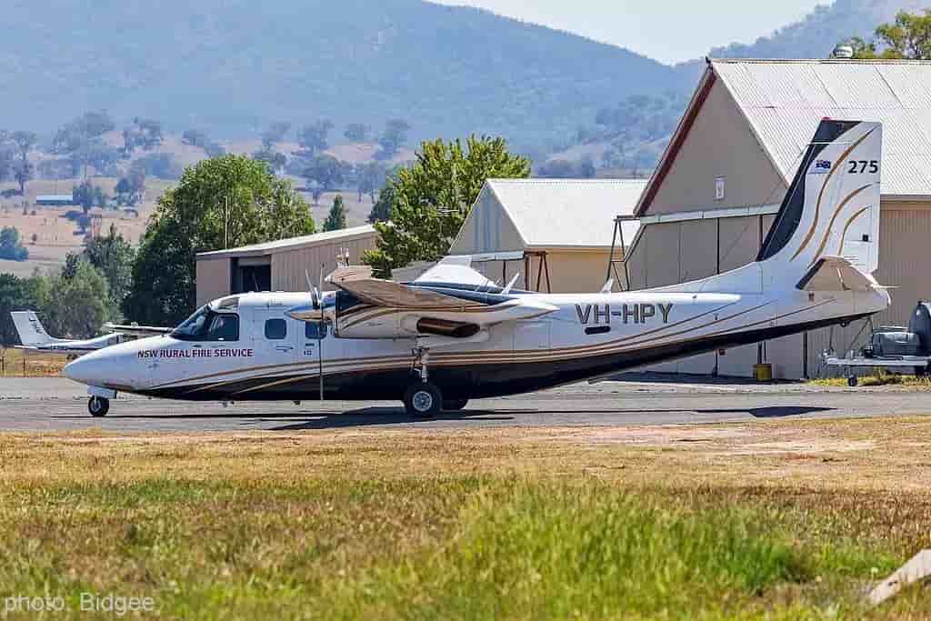 A Gulfstream 695A Jetprop Commander