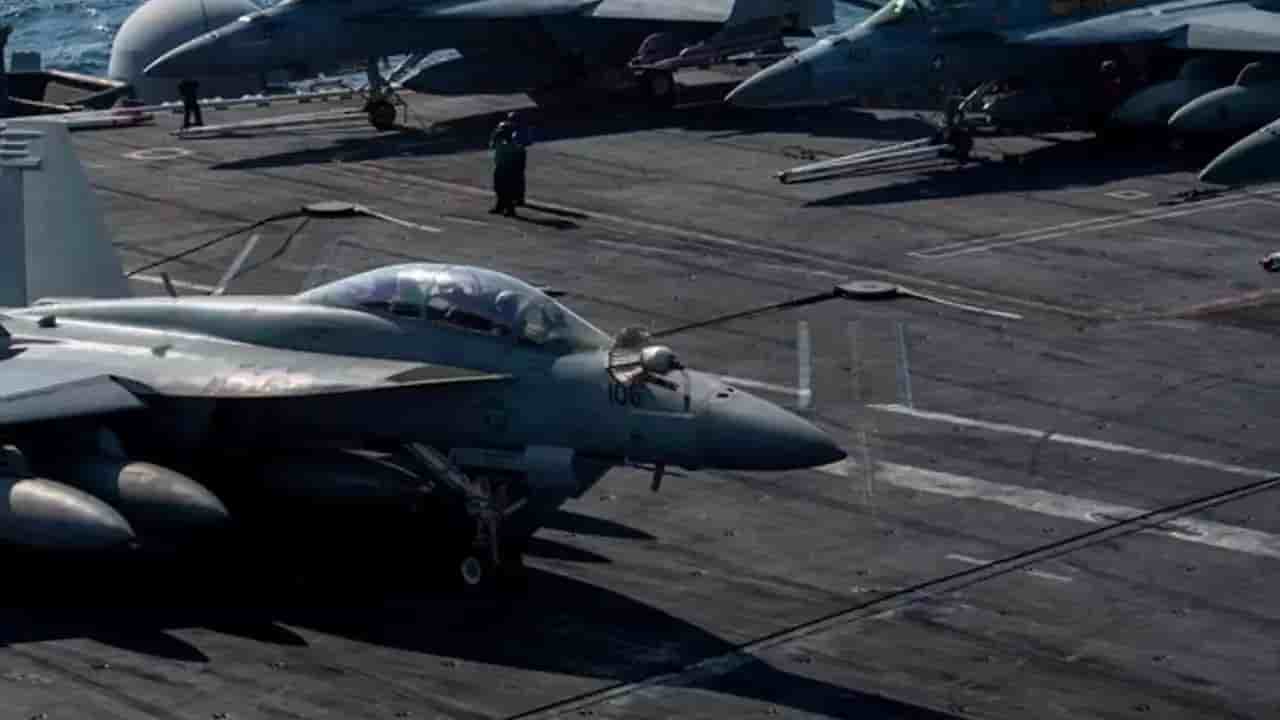 Accident de ravitaillement en vol pour un F-18 Super Hornet.