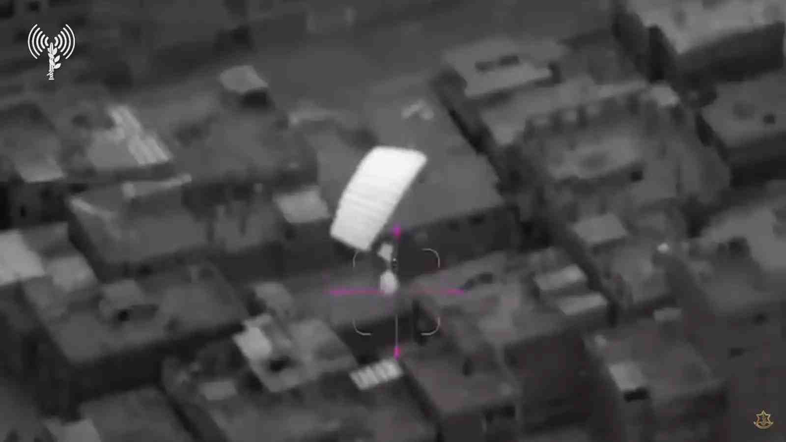 11 décembre 2023, les Forces armées israéliennes ravitaillent pour la première fois des troupes au sol grâce à des parachutes guidés.