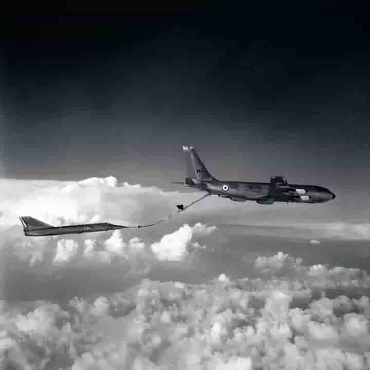 Le premier binôme du ravitaillement stratégique français : Mirage IV et C-135F.
