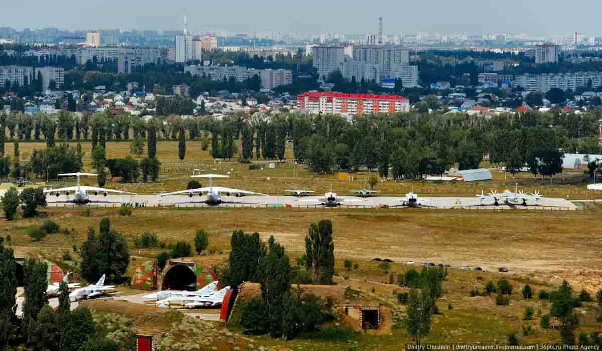 La base aérienne de Baltimor, située en périphérie de Voronezh, était ciblée par les drones ukrainiens lancés le 16 janvier au matin.