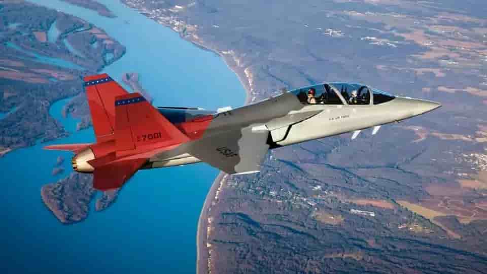 Premier avion d'entrainement avancé T-7A Red Hawk de l'USAF.