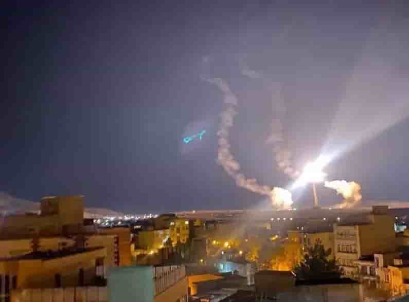 Capture d'écran d'une vidéo filmant le lancement de missiles depuis l'Iran.