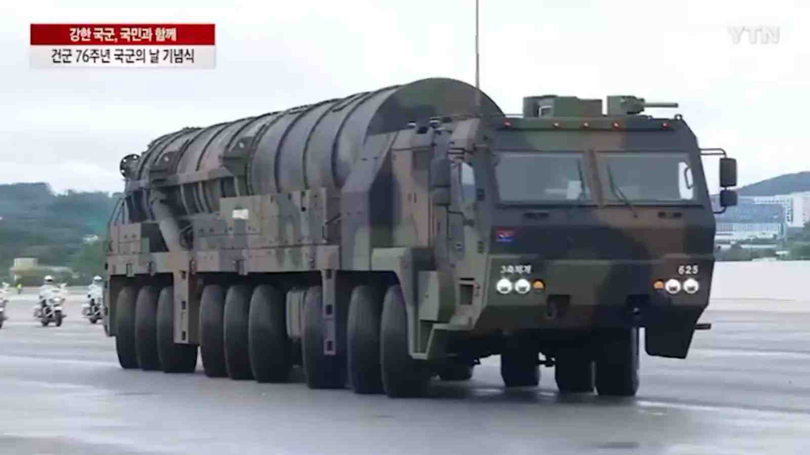 Tracteur-érecteur-lanceur du système de missile balistique Huynmoo-5 sud-coréen durant la Journée des Forces armées sud-coréennes (1er octobre 2024).