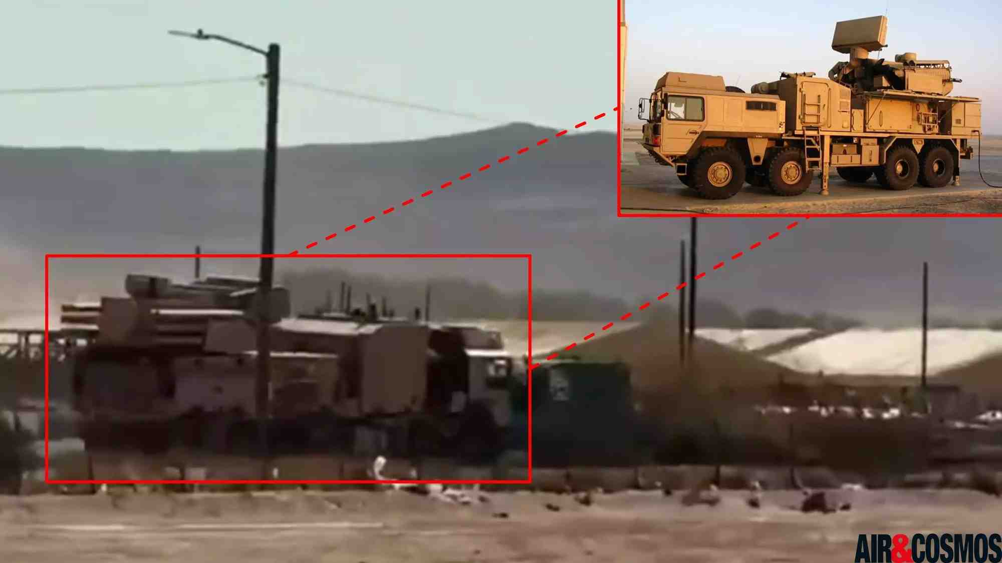 Système antiaérien Pantsir-S1E roulant dans la base militaire américaine de Fort Irwin (17 février 2025).