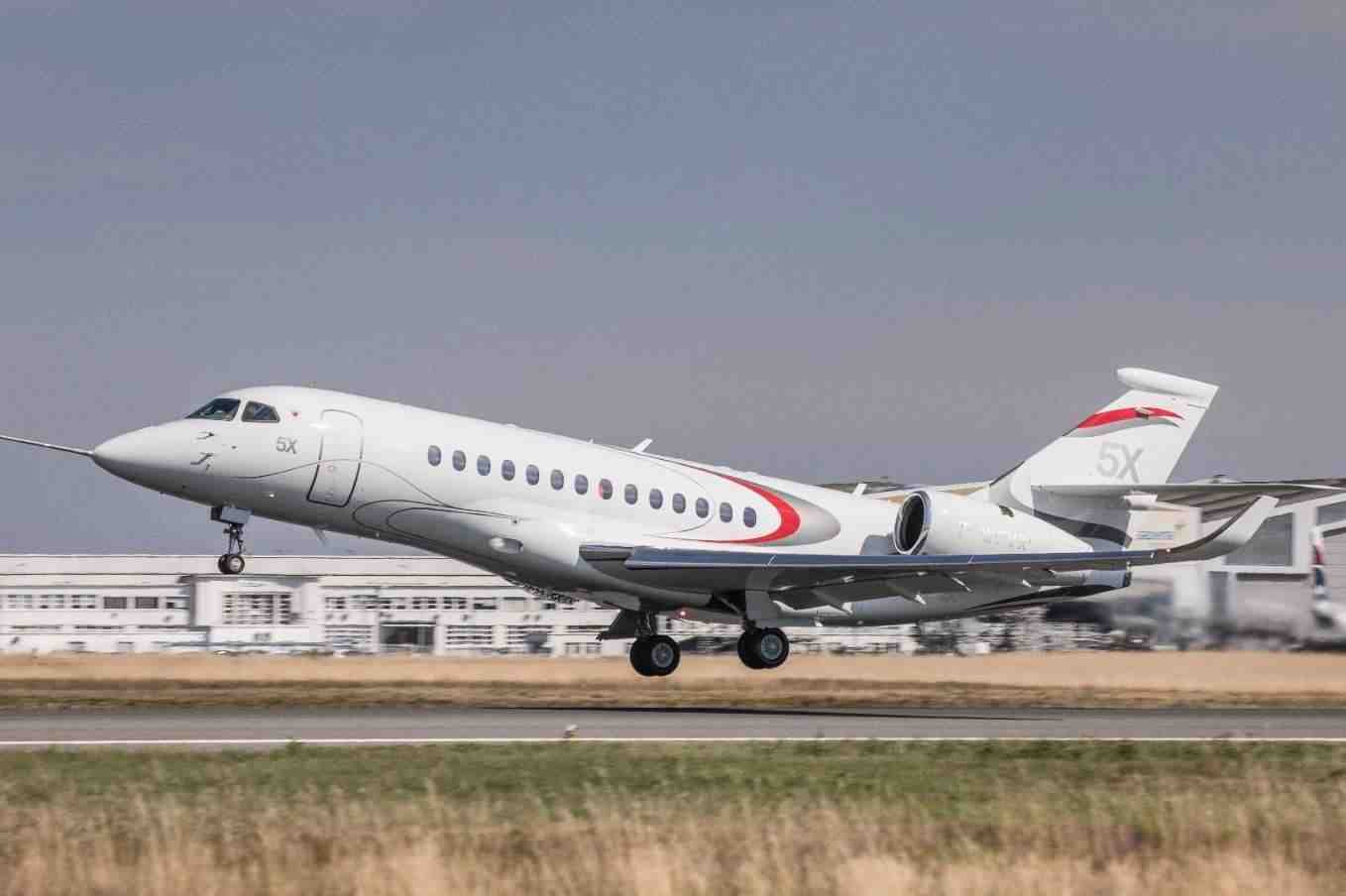 Dassault Aviation a subi 15 annulations sur ses Falcon 5X en deux ans.