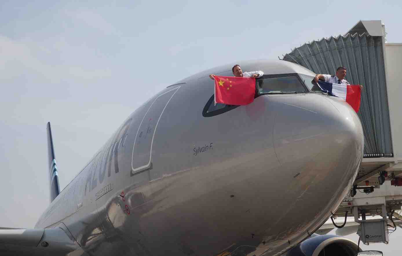L'inauguration du vol d'Aigle Azur entre Paris/Orly et Pékin.