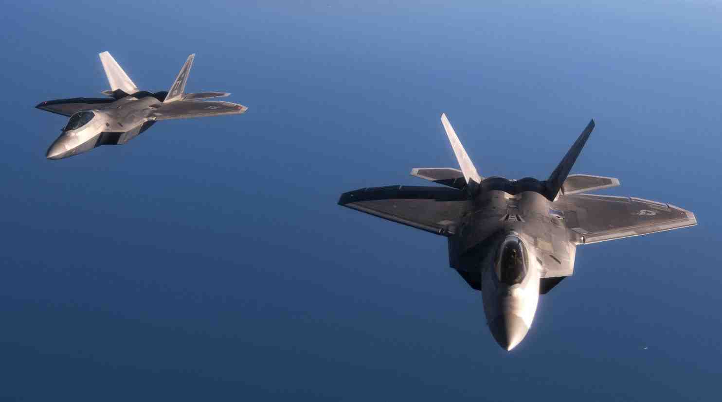 Les F-22 américains et les Eurofighter espagnols ont réalisé un entraînement conjoint.