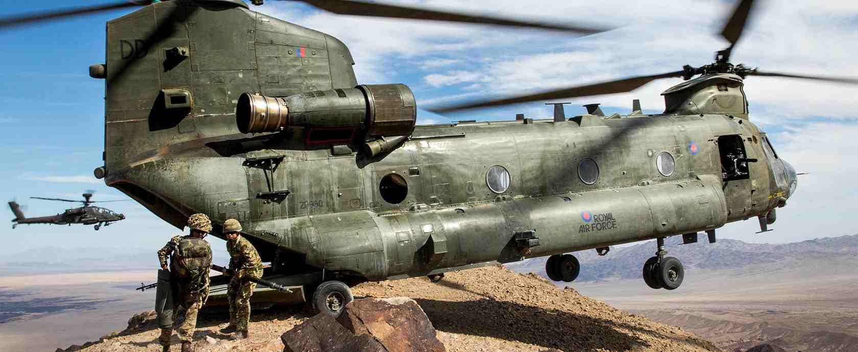 trois Chinook britanniques sont opérationnels au Mali.