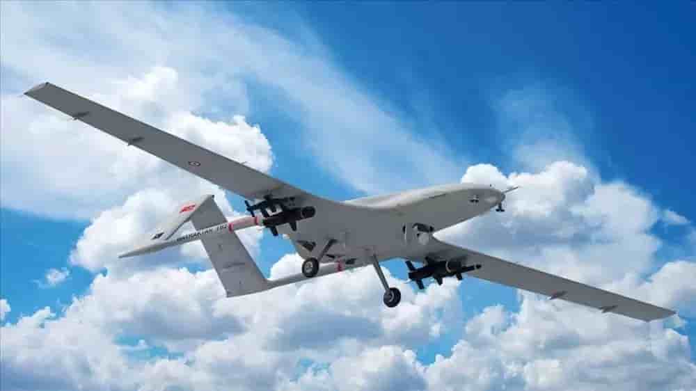 Un drone Bayraktar TB-2 en vol. Ces appareils turcs ont connu un gain de popularité depuis le début de la guerre en Ukraine, le 24 février 2022.