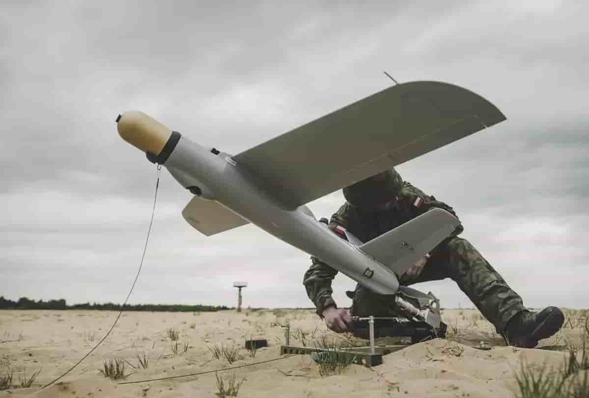 La munition rôdeuse Warmate, ici employée par un soldat polonais.