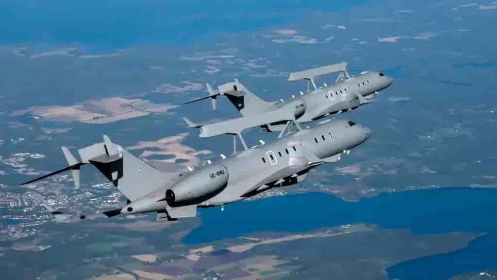 Deux GlobalEye AEW&C en vol.