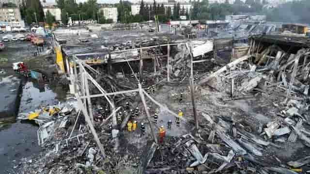Centre commercial de Krementchouk détruit par un Kh-32 russe.