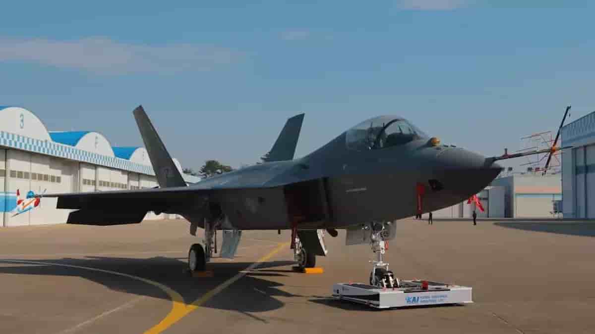 Le prototype du chasseur sud-coréen KF-21, présenté au public en 2021.