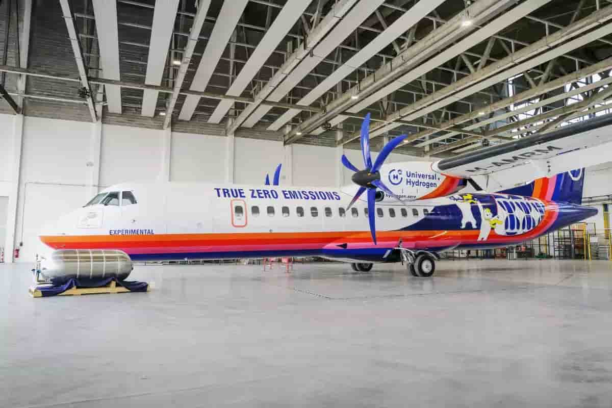 UH2_ATR72Livery