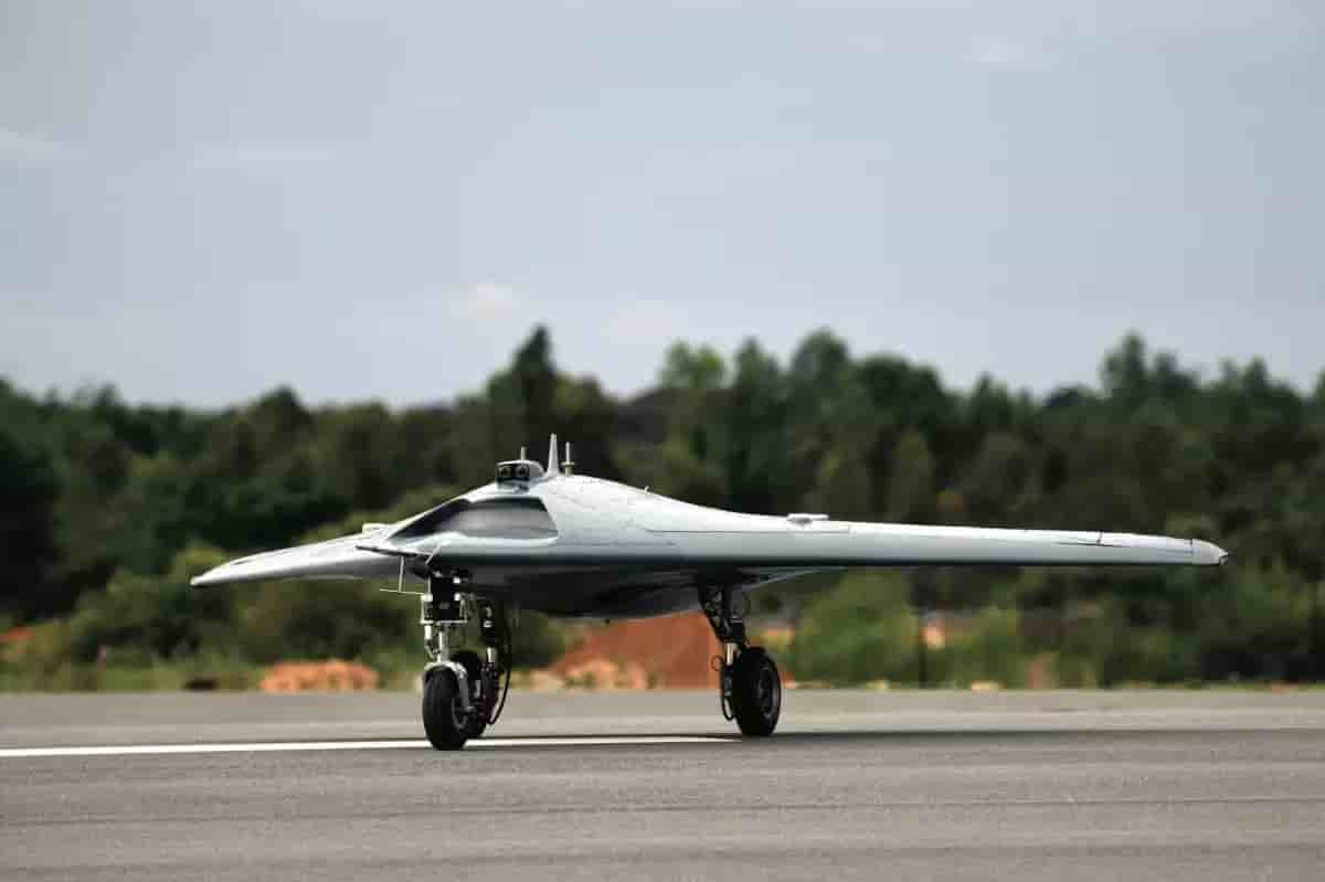 Le drone SWiFT, modèle réduit du futur UCAV Ghatak.