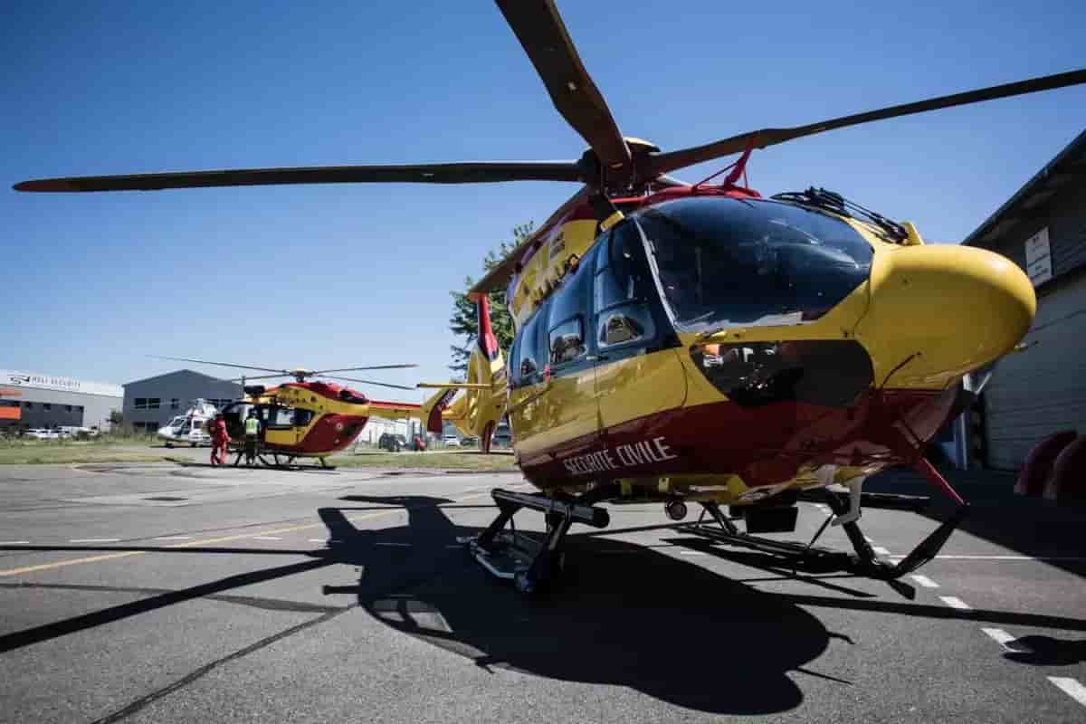 Les deux nouveaux H145 de la Sécurité civile lors de leur cérémonie de mise en service opérationnelle du 11 juillet 2022 à Annecy.