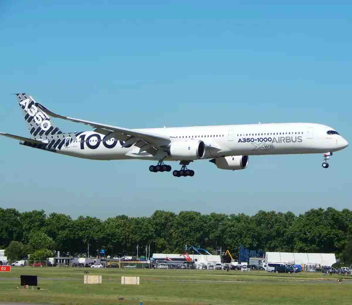 liebherr-a350-1000-xwb-airshow-print