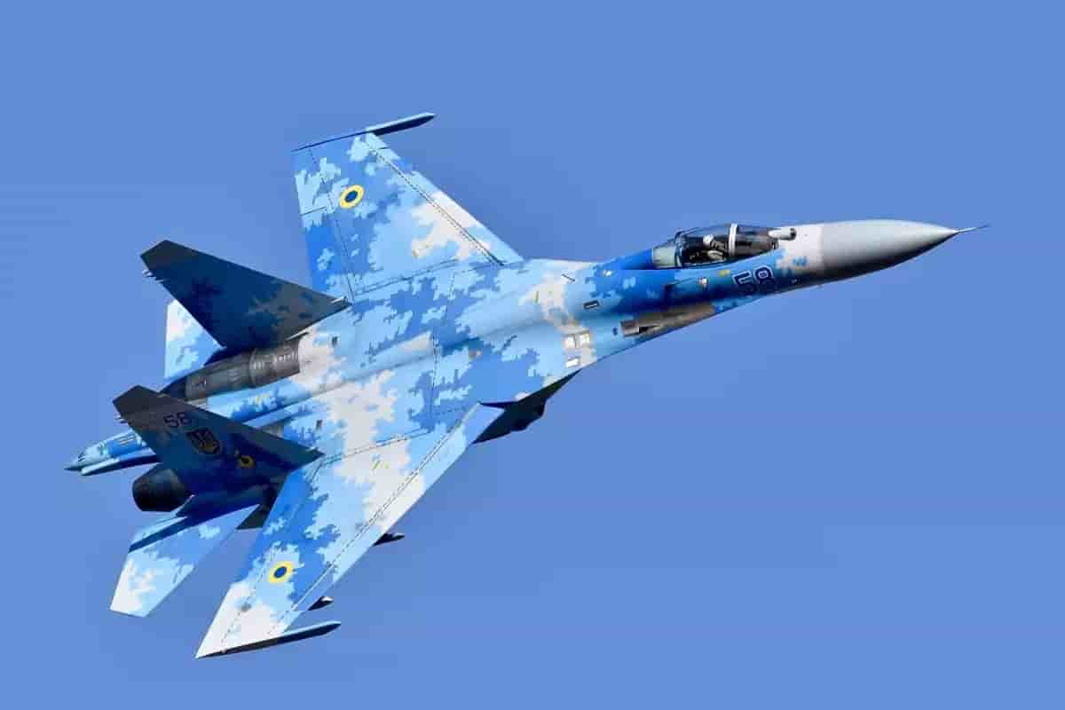 Un Su-27P Flanker ukrainien en vol lors d'une démonstration aérienne en 2018.