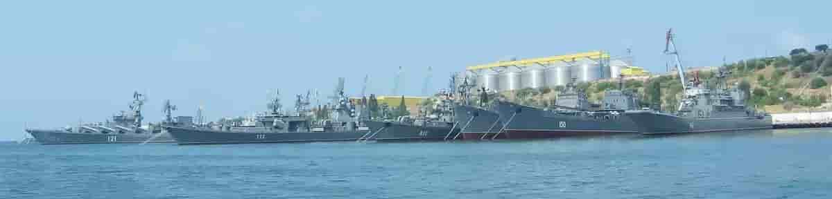 D'anciens navires russes et soviétiques amarrés à Sébastopol, en 2017.