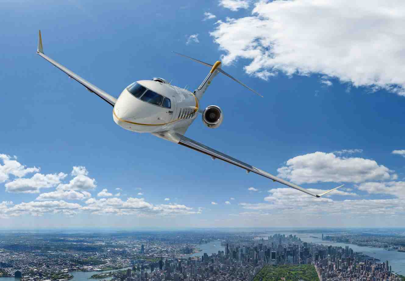 Le Bombardier Challenger 350 se verra doté de l’affichage tête haute et le système de vision améliorée en option.