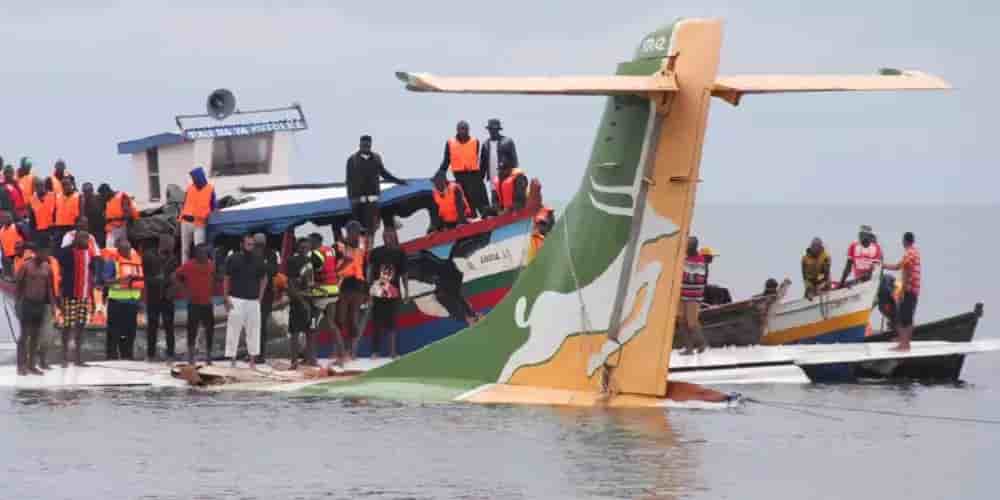 Crash-ATR-42-lac-Victoria-Tanzanie-couverture_AFP