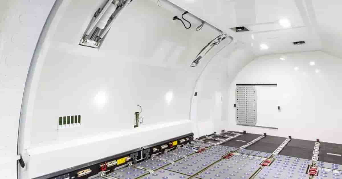 AEI-737-800SF