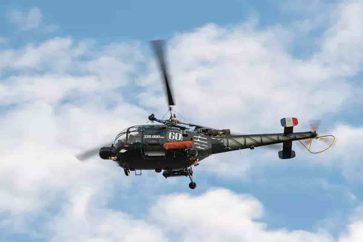 Alouette III spécial 330000 heures de vol.