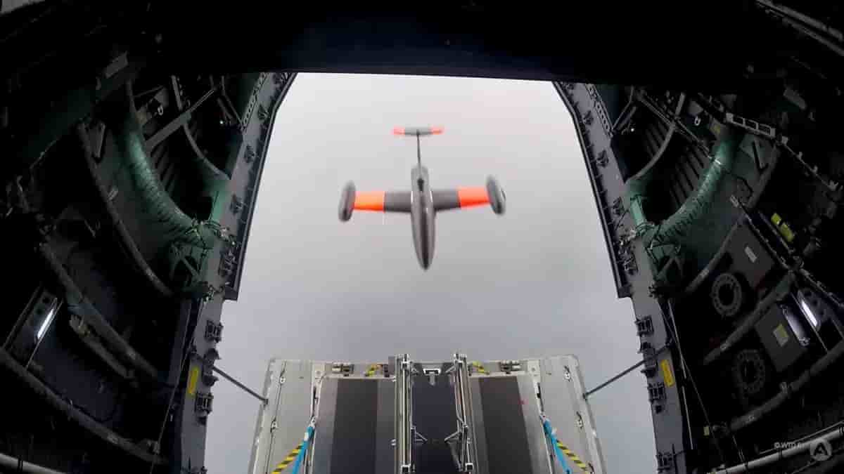 Drone DO-DT25 largué depuis un A400M allemand.
