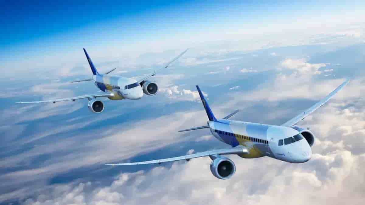 E195-E2_E190-E2_Corporate_formation_flight