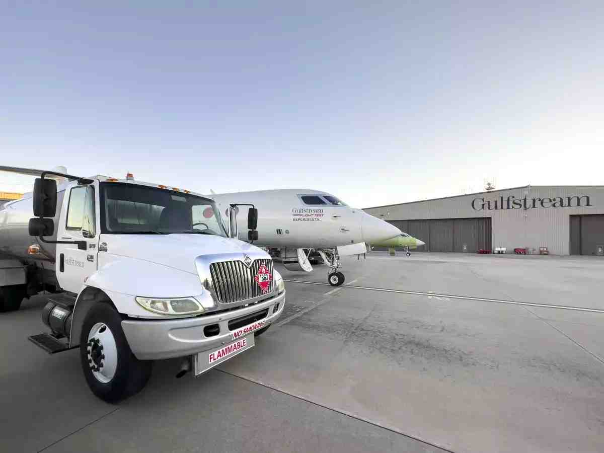 Gulfstream-Makes-Industry-First-100-Percent-SAF-Flight.20221216