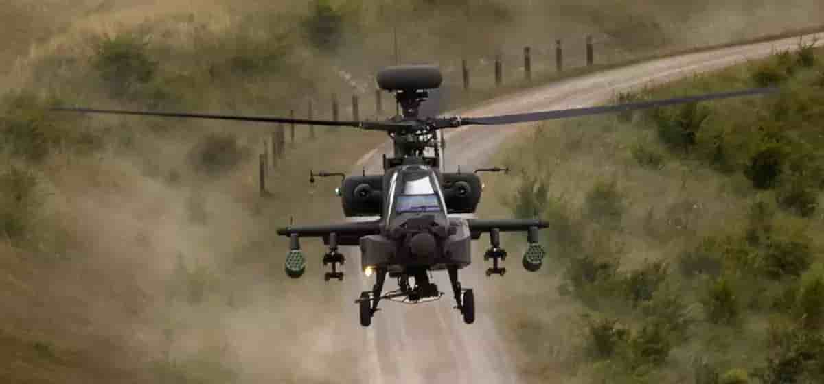 Hélicoptère de combat AH-64E Apache anglais.
