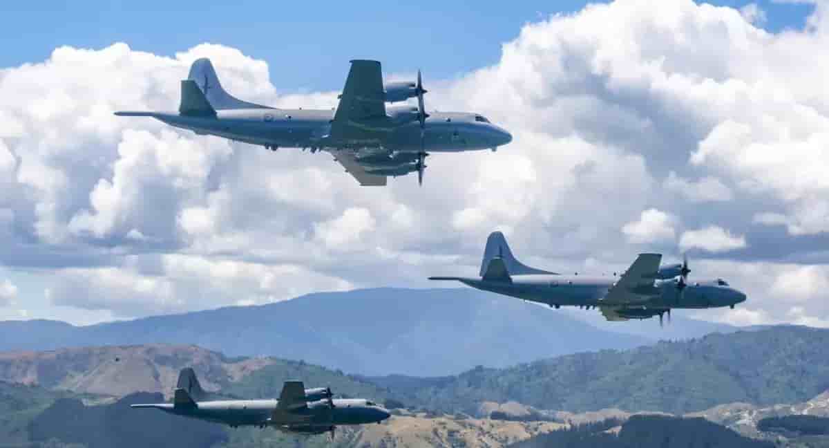Trois avions de patrouille maritime P-3K2 Orion néo-zélandais durant leur dernier vol le 24 janvier 2023 avant leur mise à la retraite.