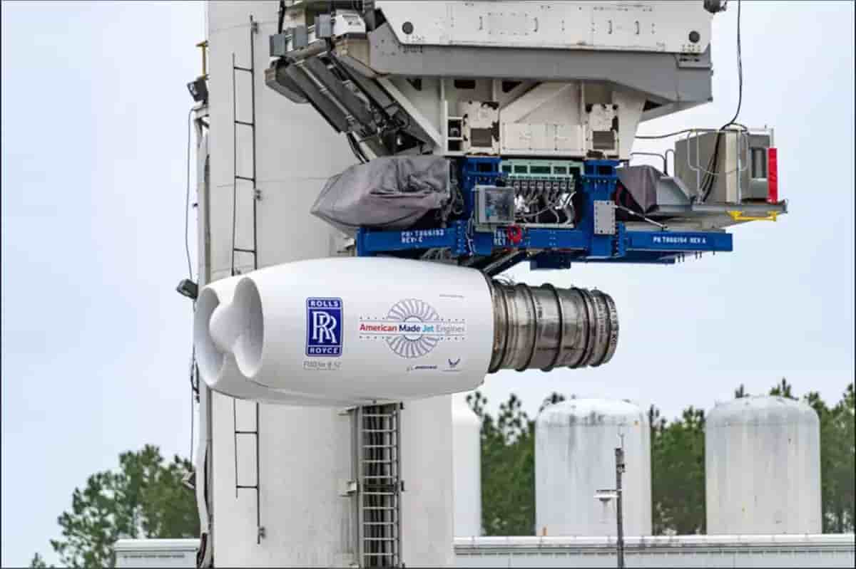 La nacelle double F130 sur le banc d'essai de Rolls-Royce au Stenis Space Center.