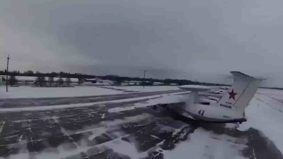 Image d'un A-50 russe prise depuis un drone.