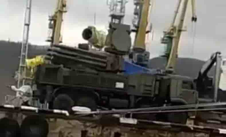 Système antiaérien très courte à courte portée Pantsir-S2 russe dans le port de Touapsé.