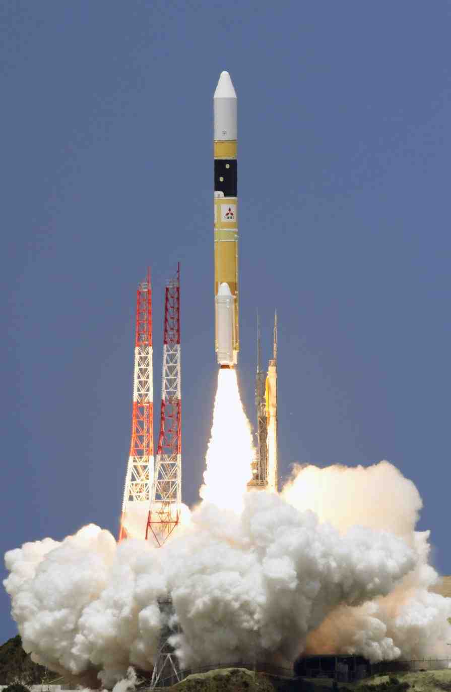 H-2A lifts off with IGS-Radar satellite.