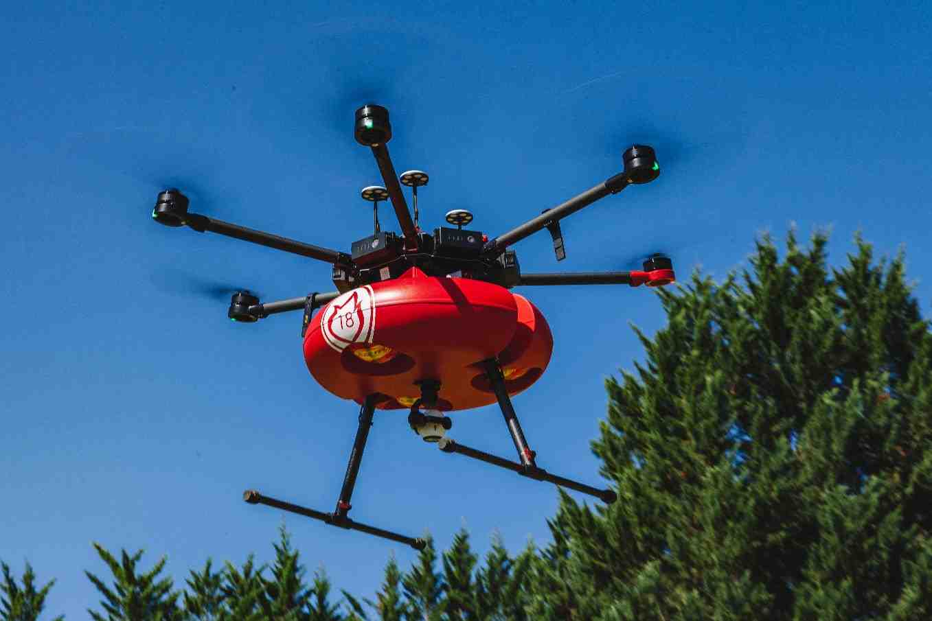 Le drone pompier devrait être commercialisé dès l'été 2019.