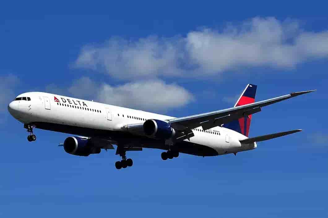 Boeing_767-400_-_Delta_Air_Lines_(N828MH)