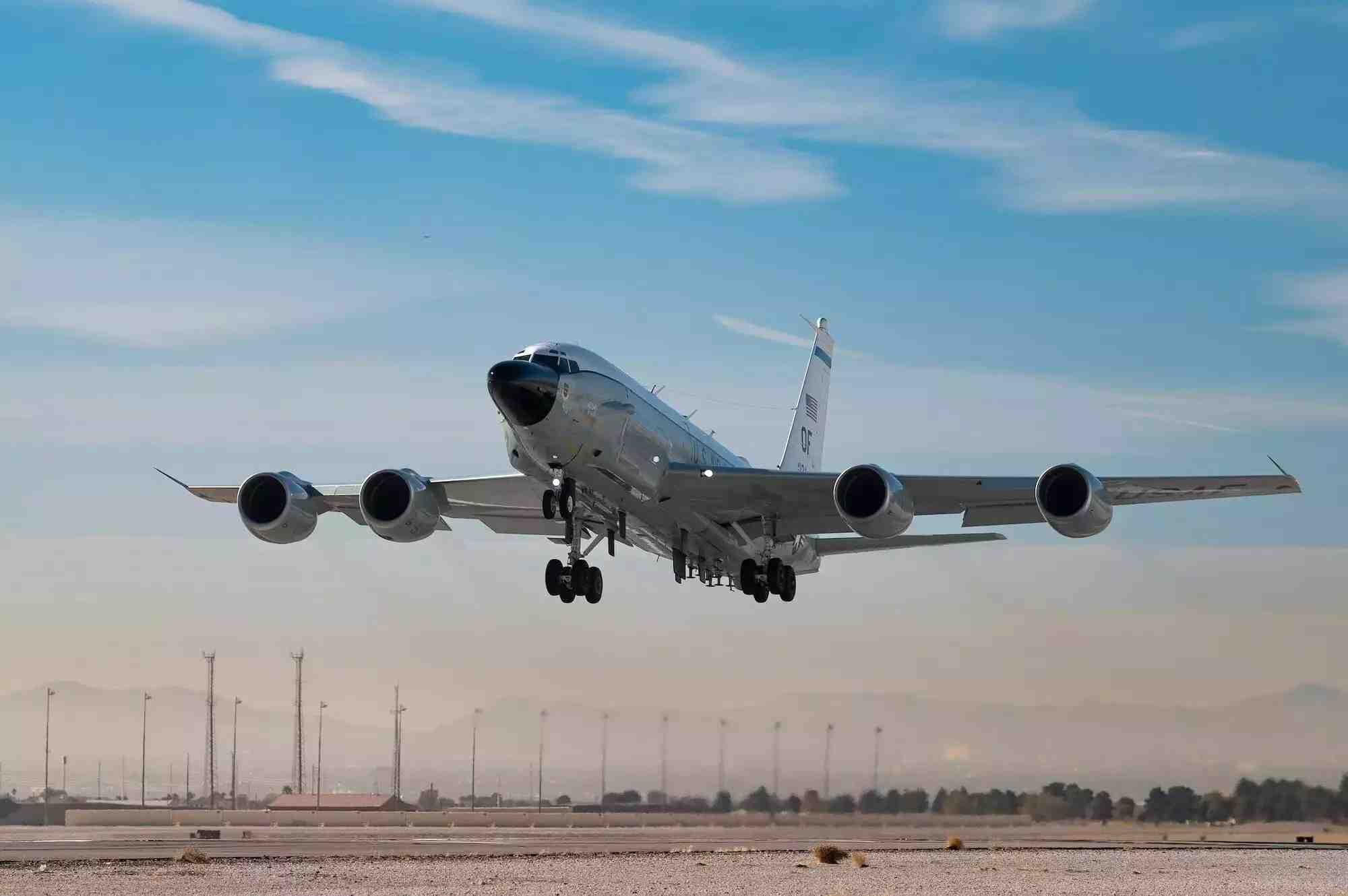 RC-135V/W Rivet Joint décollant de la base aérienne d'Offutt (21 novembre 2022).
